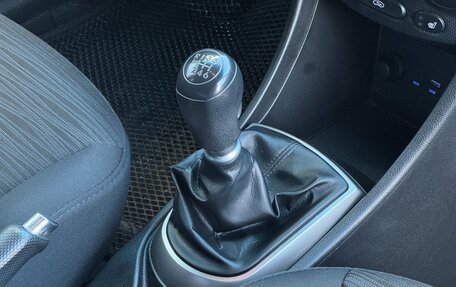 Hyundai Solaris II рестайлинг, 2015 год, 915 000 рублей, 19 фотография