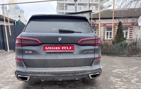 BMW X5, 2018 год, 1 800 000 рублей, 3 фотография