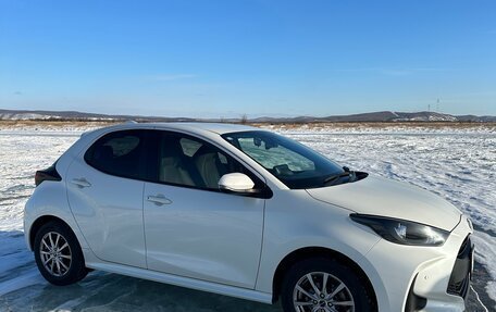 Toyota Yaris, 2021 год, 1 400 000 рублей, 10 фотография