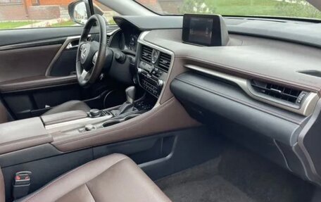 Lexus RX IV рестайлинг, 2016 год, 3 900 000 рублей, 4 фотография