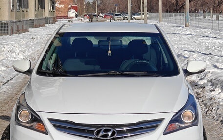 Hyundai Solaris II рестайлинг, 2015 год, 1 150 000 рублей, 1 фотография