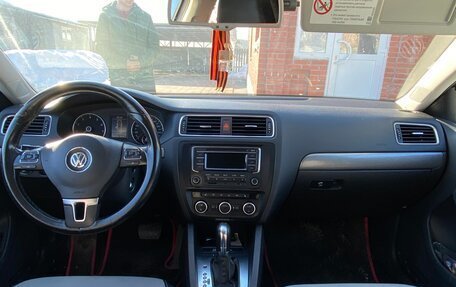 Volkswagen Jetta VI, 2013 год, 800 000 рублей, 4 фотография