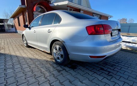 Volkswagen Jetta VI, 2013 год, 800 000 рублей, 2 фотография