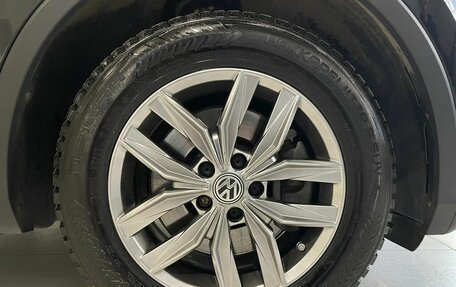 Volkswagen Tiguan II, 2019 год, 2 650 000 рублей, 19 фотография