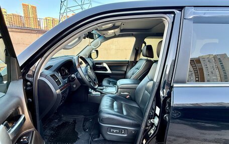 Toyota Land Cruiser 200, 2015 год, 5 000 000 рублей, 21 фотография