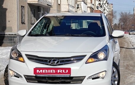 Hyundai Solaris II рестайлинг, 2015 год, 1 150 000 рублей, 2 фотография