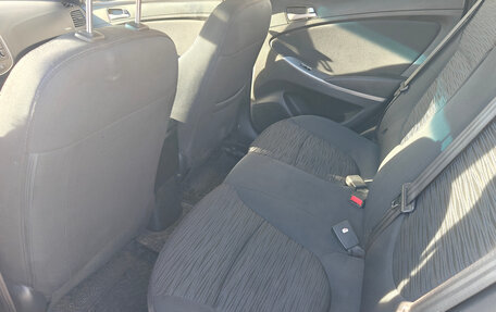 Hyundai Solaris II рестайлинг, 2015 год, 1 150 000 рублей, 13 фотография