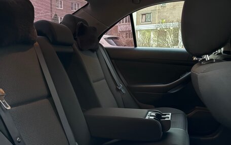 Toyota Avensis III рестайлинг, 2006 год, 495 000 рублей, 14 фотография