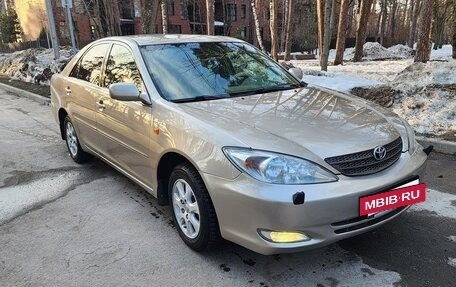 Toyota Camry V40, 2002 год, 650 000 рублей, 2 фотография