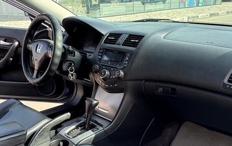 Honda Accord VII рестайлинг, 2003 год, 830 000 рублей, 16 фотография