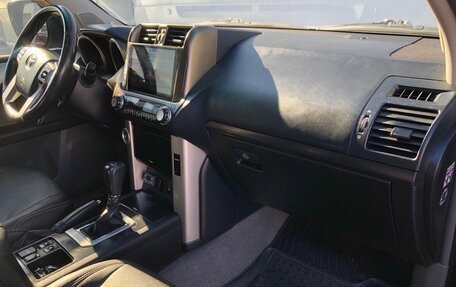 Toyota Land Cruiser Prado 150 рестайлинг 2, 2013 год, 2 690 000 рублей, 9 фотография