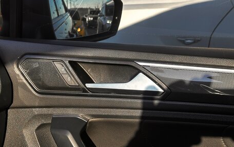 Volkswagen Tiguan II, 2019 год, 2 400 000 рублей, 6 фотография