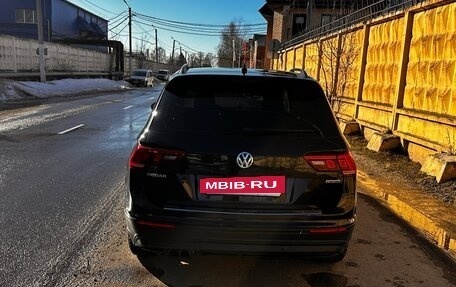 Volkswagen Tiguan II, 2019 год, 2 400 000 рублей, 5 фотография