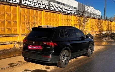Volkswagen Tiguan II, 2019 год, 2 400 000 рублей, 4 фотография