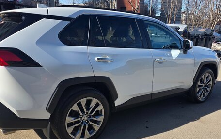 Toyota RAV4, 2019 год, 2 950 000 рублей, 3 фотография