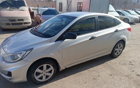 Hyundai Solaris II рестайлинг, 2011 год, 650 000 рублей, 1 фотография