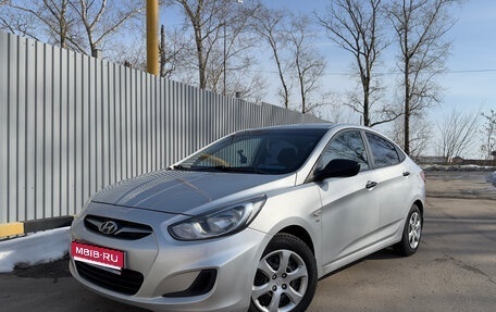 Hyundai Solaris II рестайлинг, 2013 год, 950 000 рублей, 1 фотография