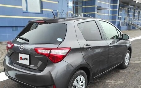 Toyota Vitz, 2018 год, 890 000 рублей, 4 фотография