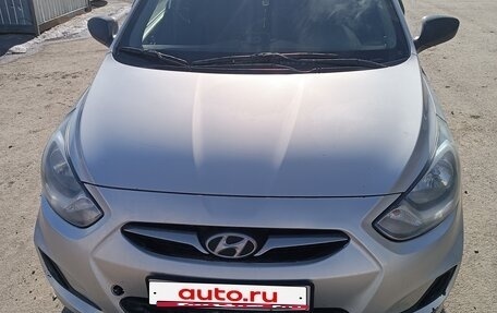 Hyundai Solaris II рестайлинг, 2011 год, 650 000 рублей, 3 фотография