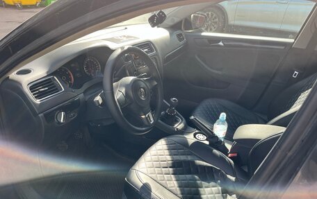 Volkswagen Jetta VI, 2011 год, 800 000 рублей, 9 фотография