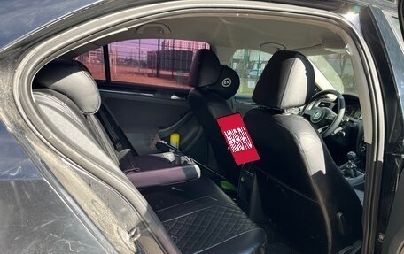 Volkswagen Jetta VI, 2011 год, 800 000 рублей, 8 фотография