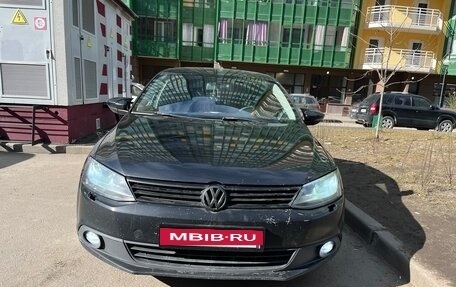 Volkswagen Jetta VI, 2011 год, 800 000 рублей, 11 фотография