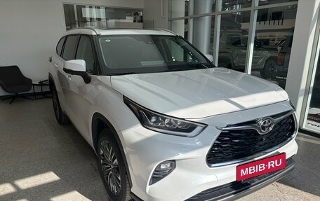 Toyota Highlander, 2025 год, 5 850 000 рублей, 2 фотография