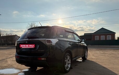 Mitsubishi Outlander III рестайлинг 3, 2012 год, 1 400 000 рублей, 4 фотография