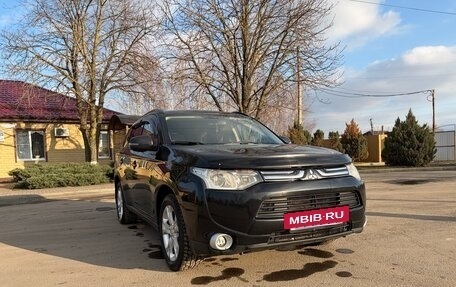 Mitsubishi Outlander III рестайлинг 3, 2012 год, 1 400 000 рублей, 3 фотография