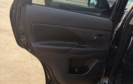 Mitsubishi Outlander III рестайлинг 3, 2012 год, 1 400 000 рублей, 18 фотография