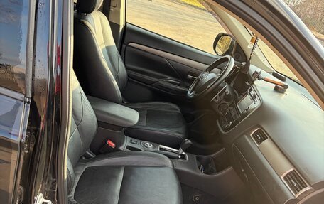 Mitsubishi Outlander III рестайлинг 3, 2012 год, 1 400 000 рублей, 11 фотография