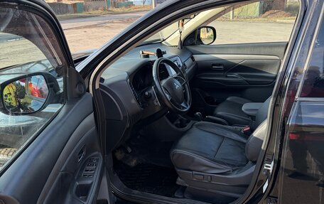 Mitsubishi Outlander III рестайлинг 3, 2012 год, 1 400 000 рублей, 19 фотография