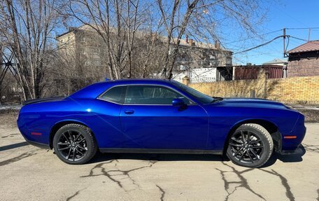 Dodge Challenger III рестайлинг 2, 2021 год, 4 950 000 рублей, 3 фотография