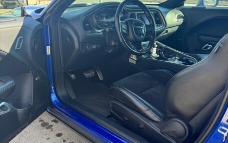 Dodge Challenger III рестайлинг 2, 2021 год, 4 950 000 рублей, 8 фотография