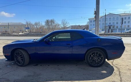 Dodge Challenger III рестайлинг 2, 2021 год, 4 950 000 рублей, 4 фотография