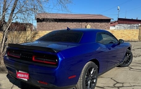 Dodge Challenger III рестайлинг 2, 2021 год, 4 950 000 рублей, 6 фотография