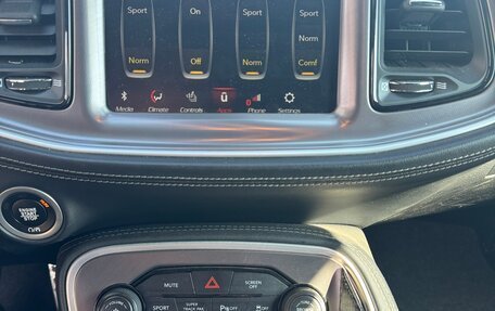 Dodge Challenger III рестайлинг 2, 2021 год, 4 950 000 рублей, 14 фотография