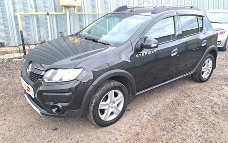 Renault Sandero II рестайлинг, 2017 год, 640 000 рублей, 2 фотография