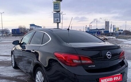 Opel Astra J, 2013 год, 950 000 рублей, 4 фотография