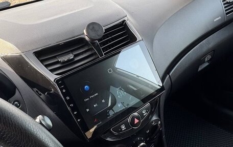 Hyundai Solaris II рестайлинг, 2013 год, 585 000 рублей, 4 фотография