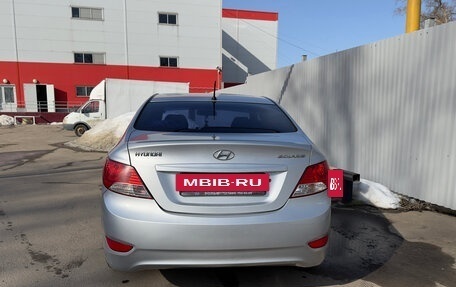 Hyundai Solaris II рестайлинг, 2013 год, 950 000 рублей, 3 фотография