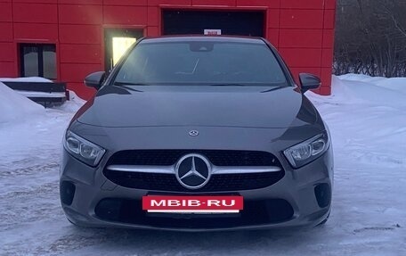 Mercedes-Benz A-Класс, 2019 год, 2 400 000 рублей, 2 фотография