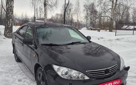Toyota Camry V40, 2005 год, 900 000 рублей, 1 фотография
