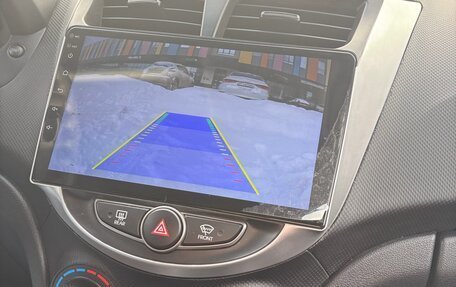 Hyundai Solaris II рестайлинг, 2015 год, 1 300 000 рублей, 22 фотография