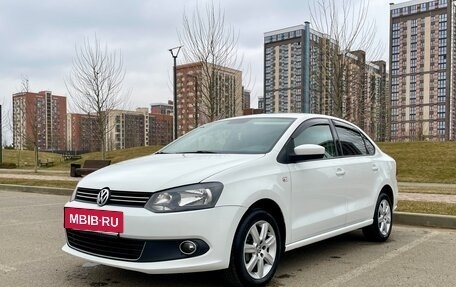 Volkswagen Polo VI (EU Market), 2015 год, 880 000 рублей, 4 фотография