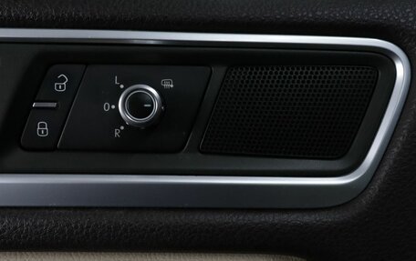 Volkswagen Touareg III, 2011 год, 1 599 000 рублей, 12 фотография