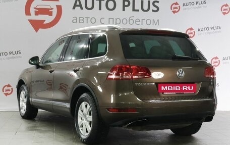 Volkswagen Touareg III, 2011 год, 1 599 000 рублей, 2 фотография
