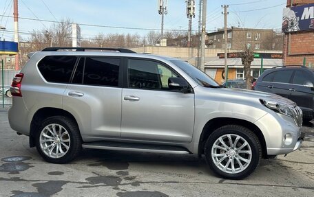 Toyota Land Cruiser Prado 150 рестайлинг 2, 2017 год, 3 650 000 рублей, 4 фотография