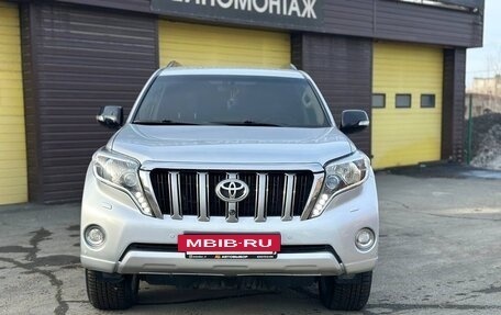 Toyota Land Cruiser Prado 150 рестайлинг 2, 2017 год, 3 650 000 рублей, 2 фотография