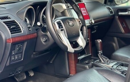 Toyota Land Cruiser Prado 150 рестайлинг 2, 2017 год, 3 650 000 рублей, 13 фотография